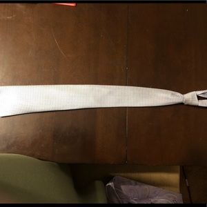 Stafford white tie with blue